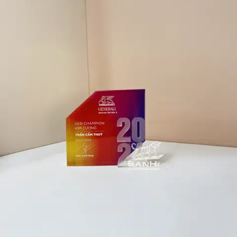Kỷ niệm chương pha lê