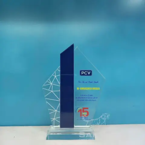 Kỷ niệm chương thủy tinh