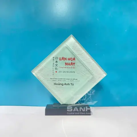 Kỷ niệm chương pha lê