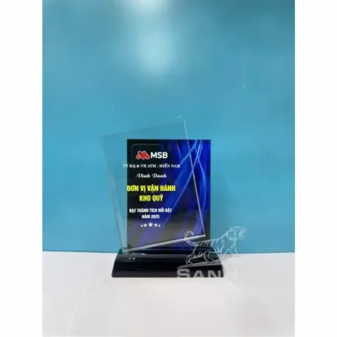 Kỷ niệm chương pha lê